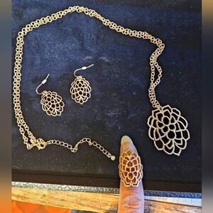 Avon 2016 Signature Collection Gold-tone Filigree Jewelry Set